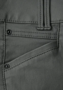 Slim Fit gecoate broek