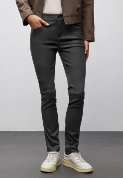 Slim Fit gecoate broek