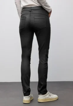 Slim Fit gecoate broek