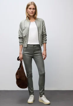 Slim Fit gecoate broek