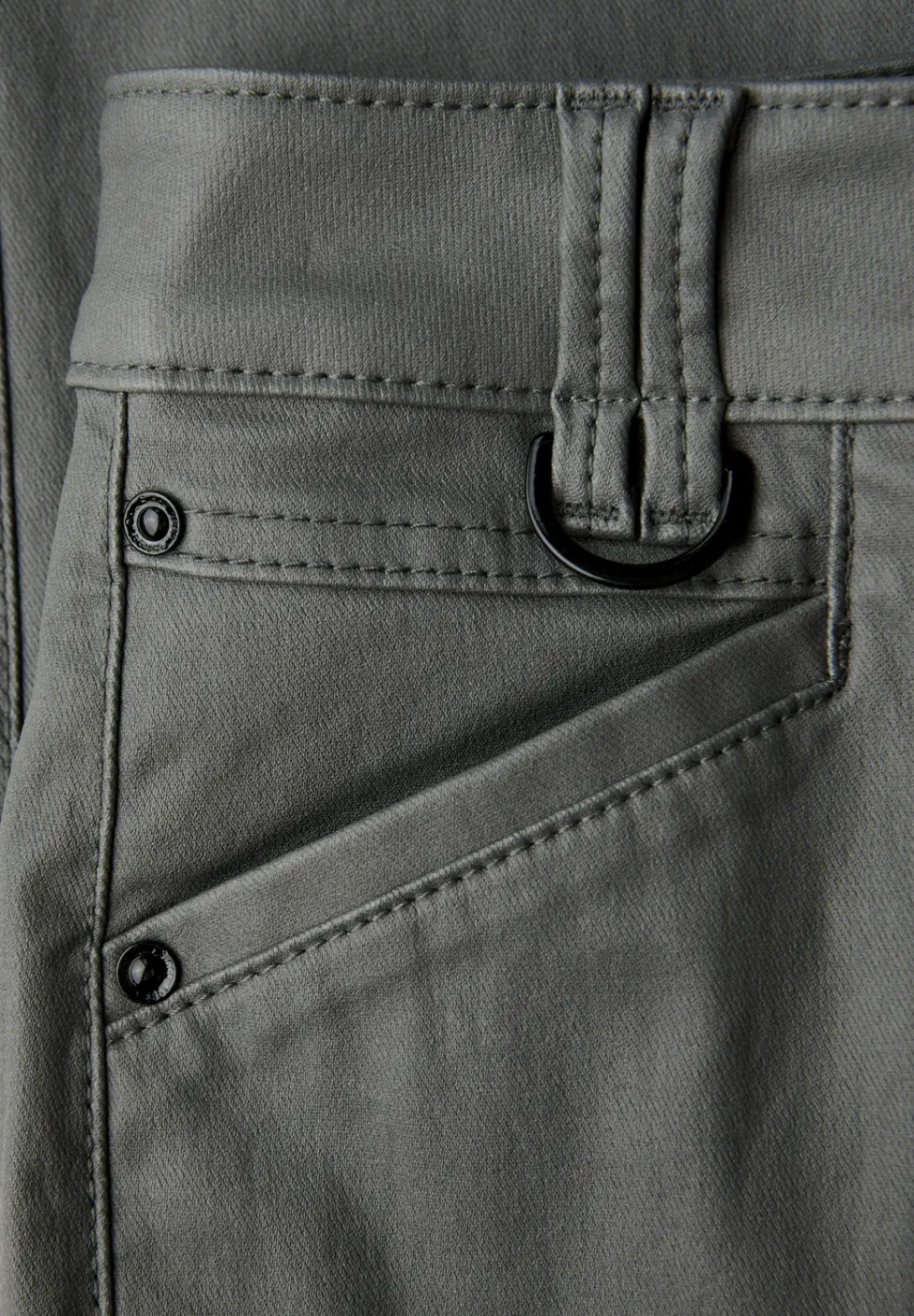 Slim Fit gecoate broek
