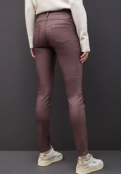 Slim Fit gecoate broek