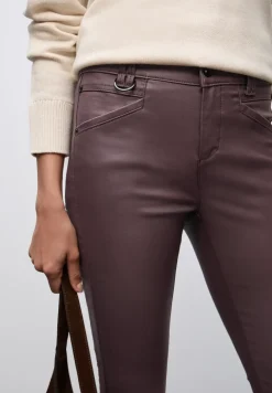 Slim Fit gecoate broek