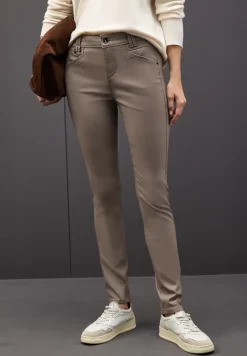 Slim Fit gecoate broek