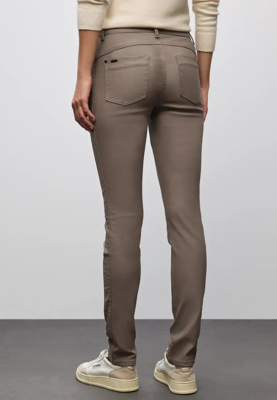 Slim Fit gecoate broek