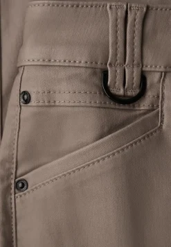 Slim Fit gecoate broek