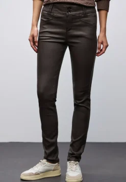 Slim Fit gecoate broek