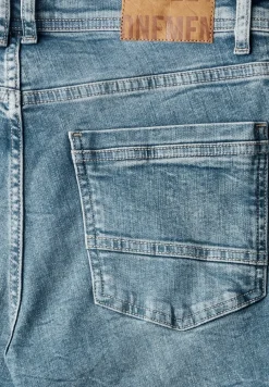 Slim Fit jeans