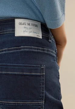 Slim Fit jeans