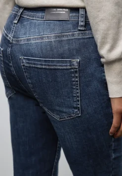 Slim Fit jeans