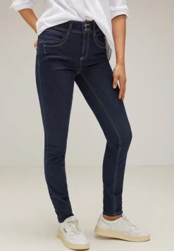 Slim fit jeans