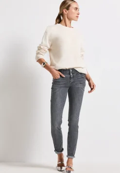 Slim Fit jeans