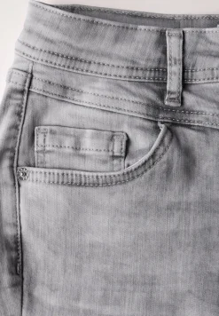 Slim Fit jeans