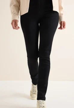 Slim Fit jeans