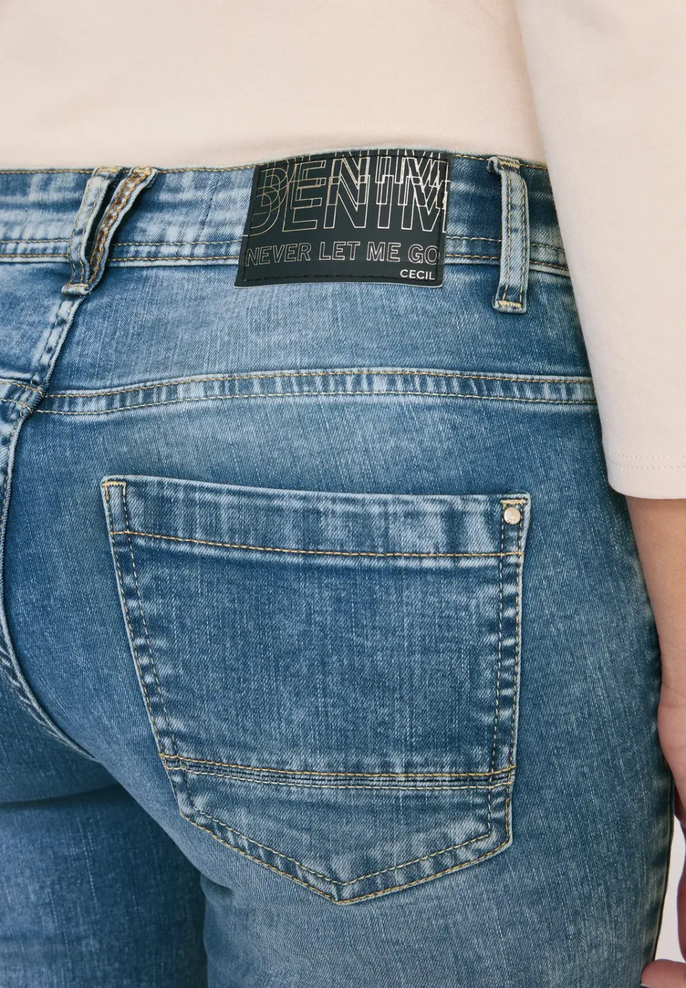 Slim fit jeans met detail