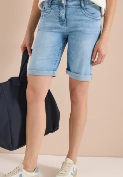Slim Legs denim shorts in een casual fit