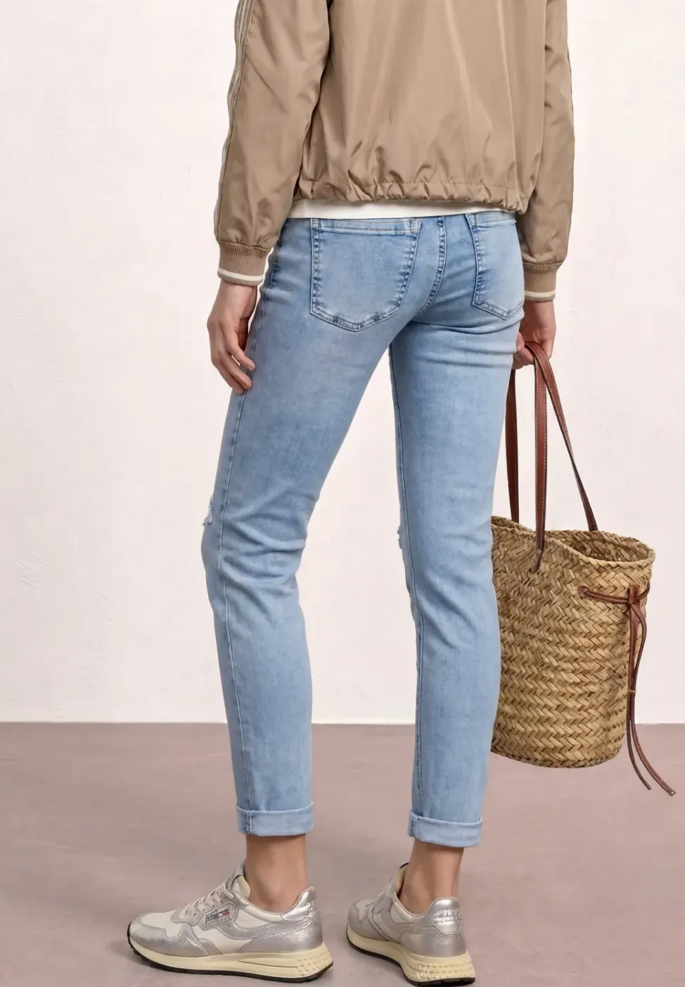 Slim Legs jeans met destroyed details