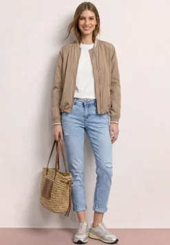 Slim Legs jeans met destroyed details