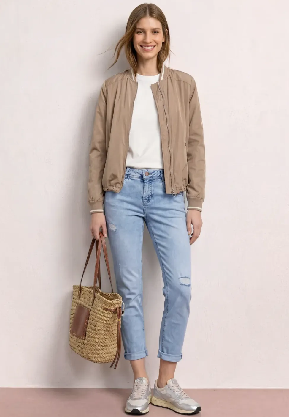 Slim Legs jeans met destroyed details