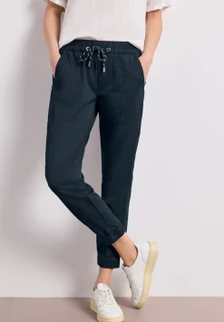 Slim legs broek in een lichtgewicht stof
