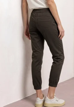 Slim legs broek in een lichtgewicht stof