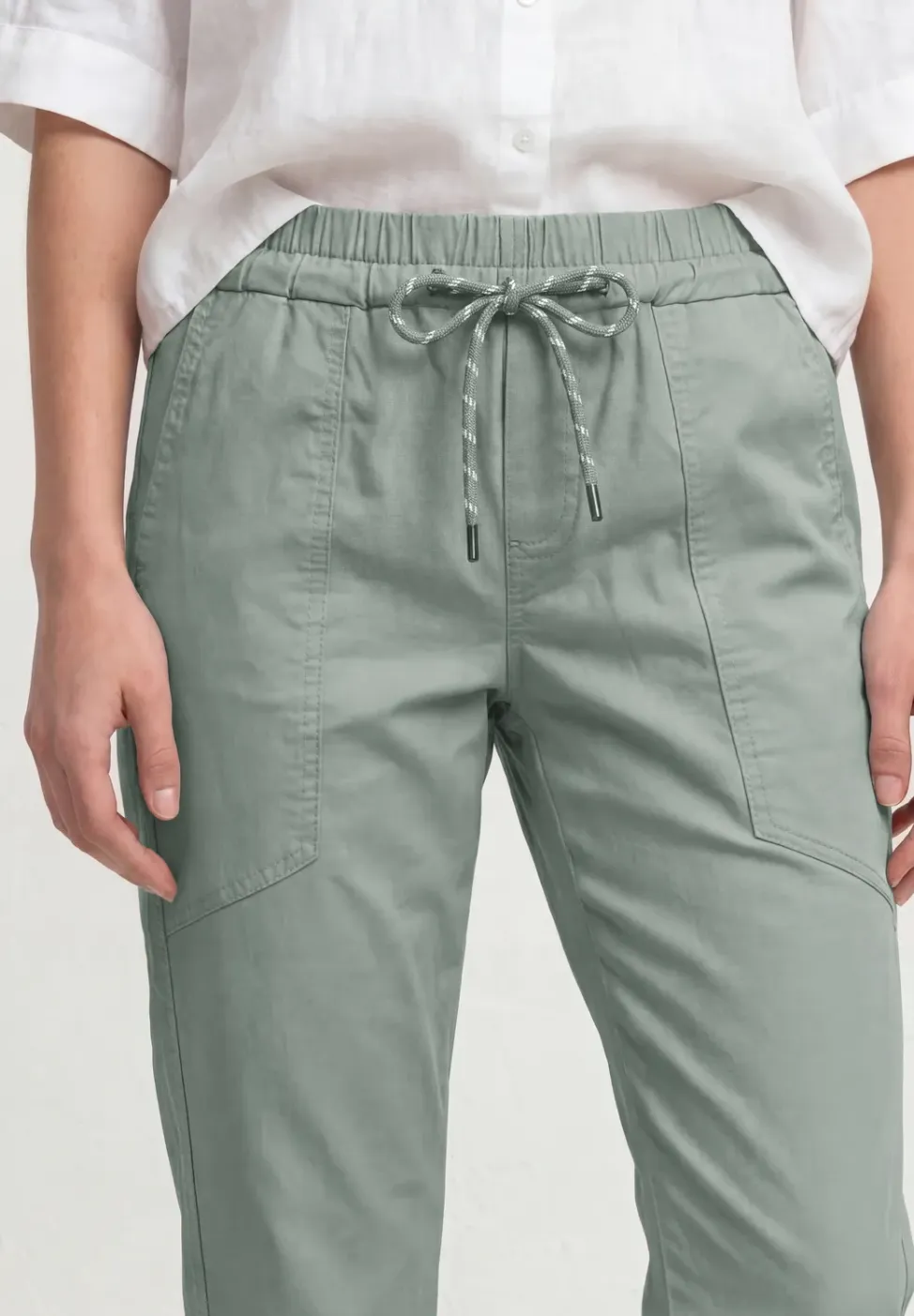 Slim legs broek in een lichtgewicht stof