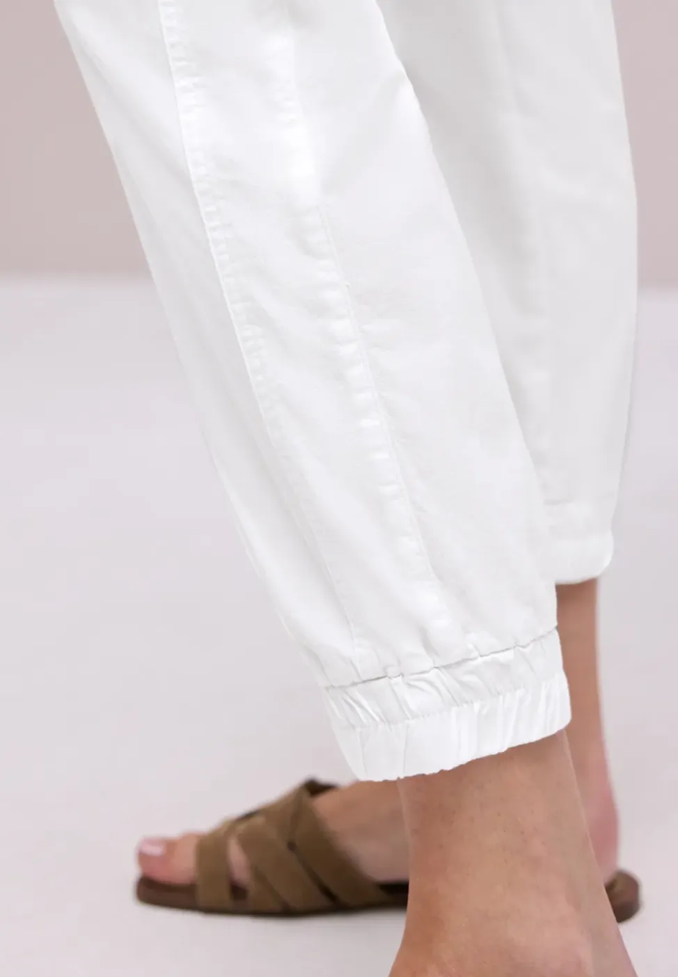 Slim legs broek in een lichtgewicht stof