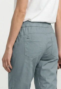 Slim legs broek in lichtgewicht kwaliteit