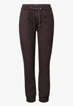 Slim legs broek in lichtgewicht kwaliteit
