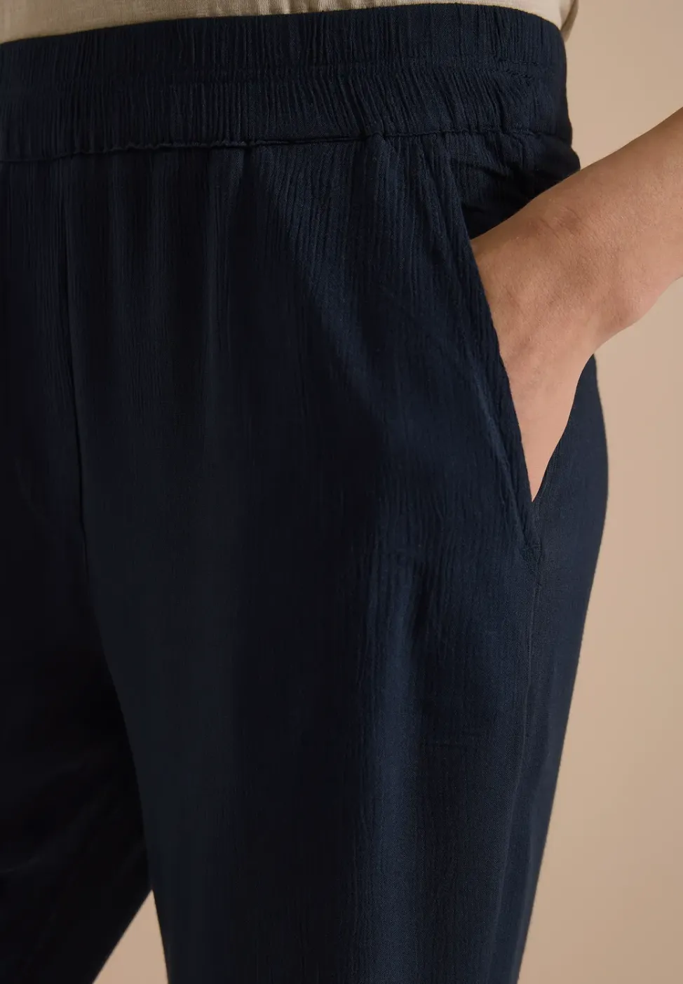 Slim Legs broek in Loose Fit met structuur