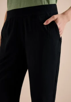 Slim Legs broek in Loose Fit met structuur