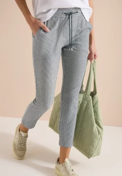 Slim legs broek in seersucker kwaliteit