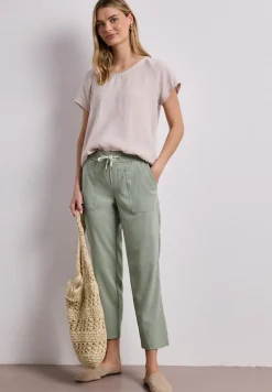 Slim legs in gemêleerde look