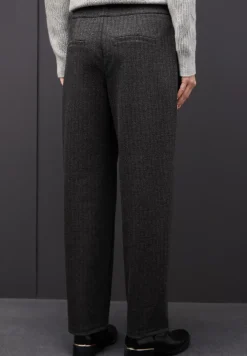 Straight Legs