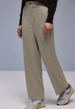 Straight Legs