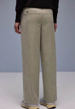 Straight Legs