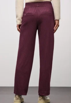 Straight Legs