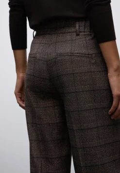 Straight Legs