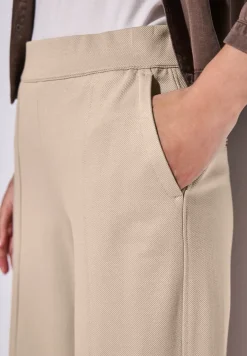 Straight Legs