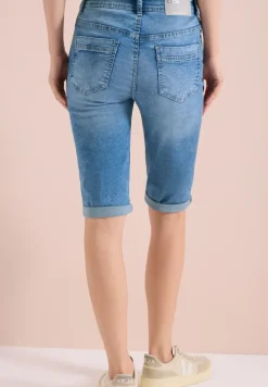 Straight Legs denim shorts in Slim Fit