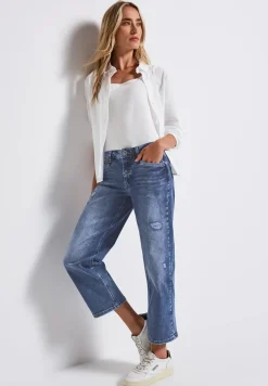 Straight Legs destroyed jeans