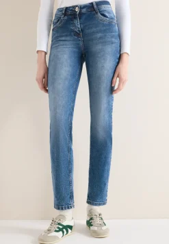 Straight Legs jeans
