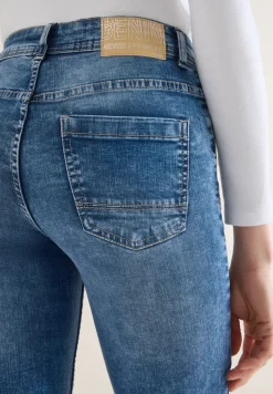 Straight Legs jeans