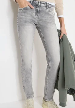 Straight Legs jeans