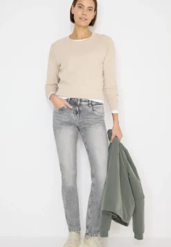 Straight Legs jeans