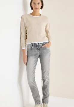 Straight Legs jeans