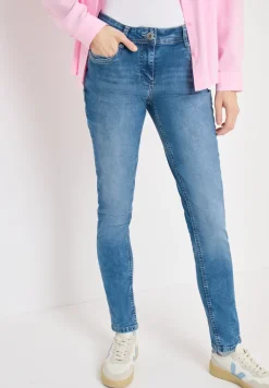 Straight Legs jeans