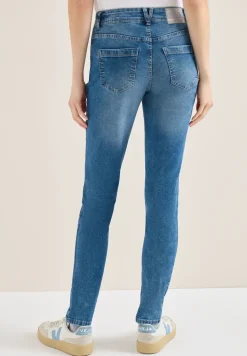 Straight Legs jeans
