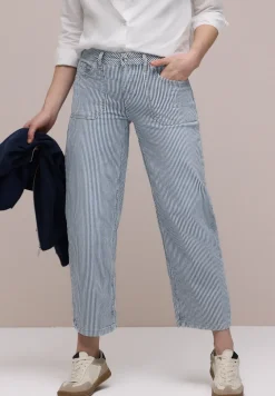 Straight Legs jeans
