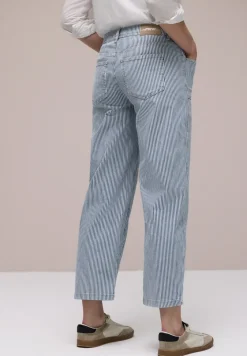 Straight Legs jeans